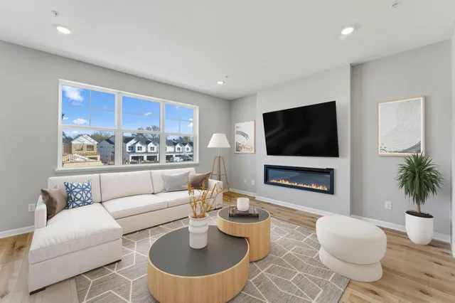 $377,990 | 1520 Traverse Lane, St. Paul, MN 55118