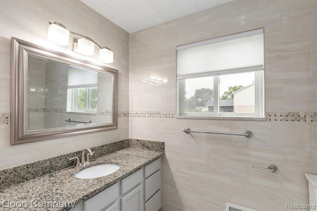 41553 Cherry Hill Road Canton, MI 48188 - Photo 24 of 38