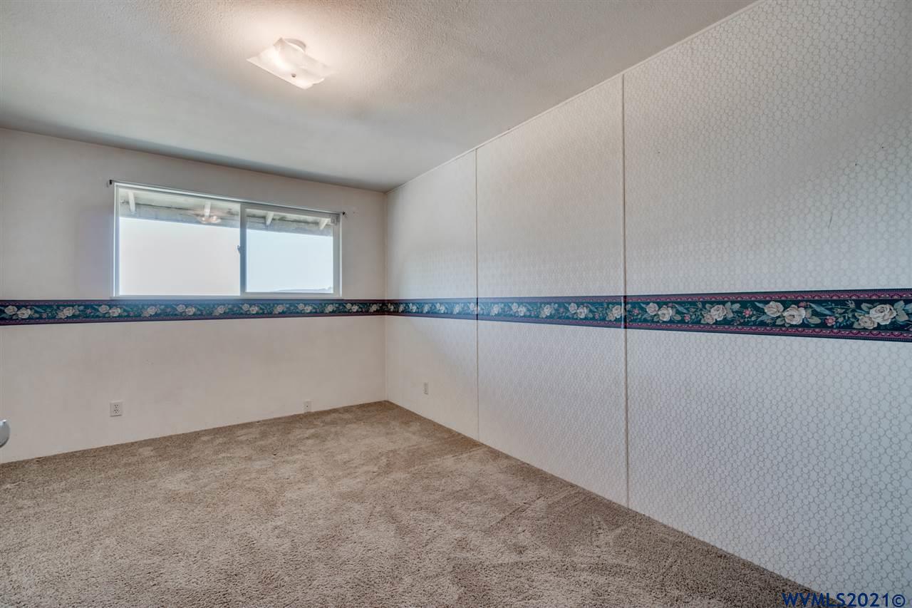 20852 Liberty Road Sweet Home, OR 97386 - Photo 25 of 42