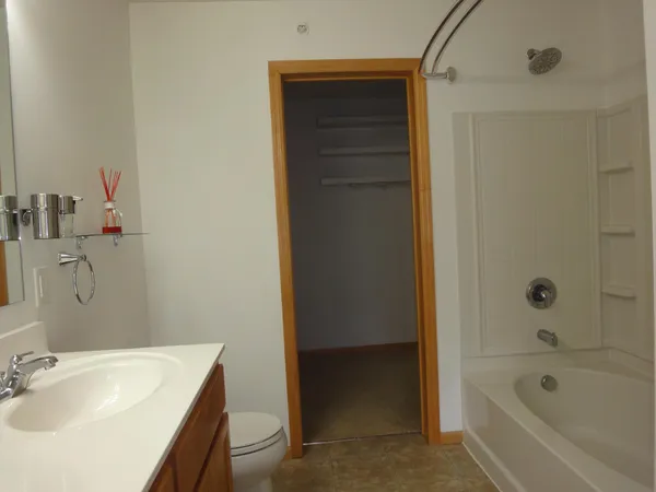 $2,050 | 11846 Emery Village Drive North, Champlin, MN 55316