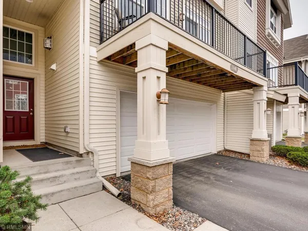$2,050 | 11846 Emery Village Drive North, Champlin, MN 55316
