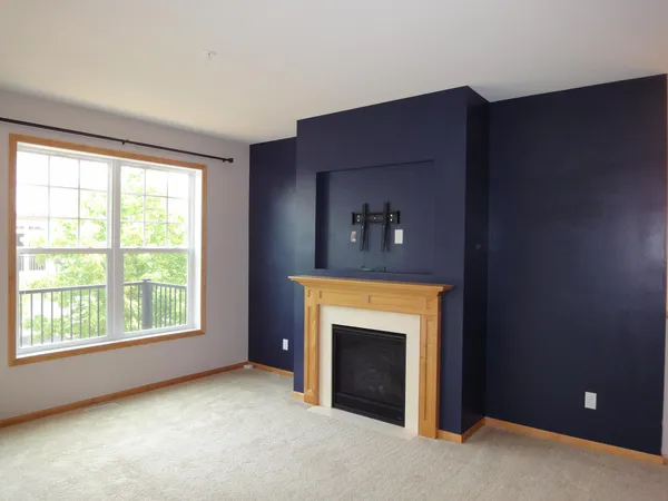 $2,050 | 11846 Emery Village Drive North, Champlin, MN 55316