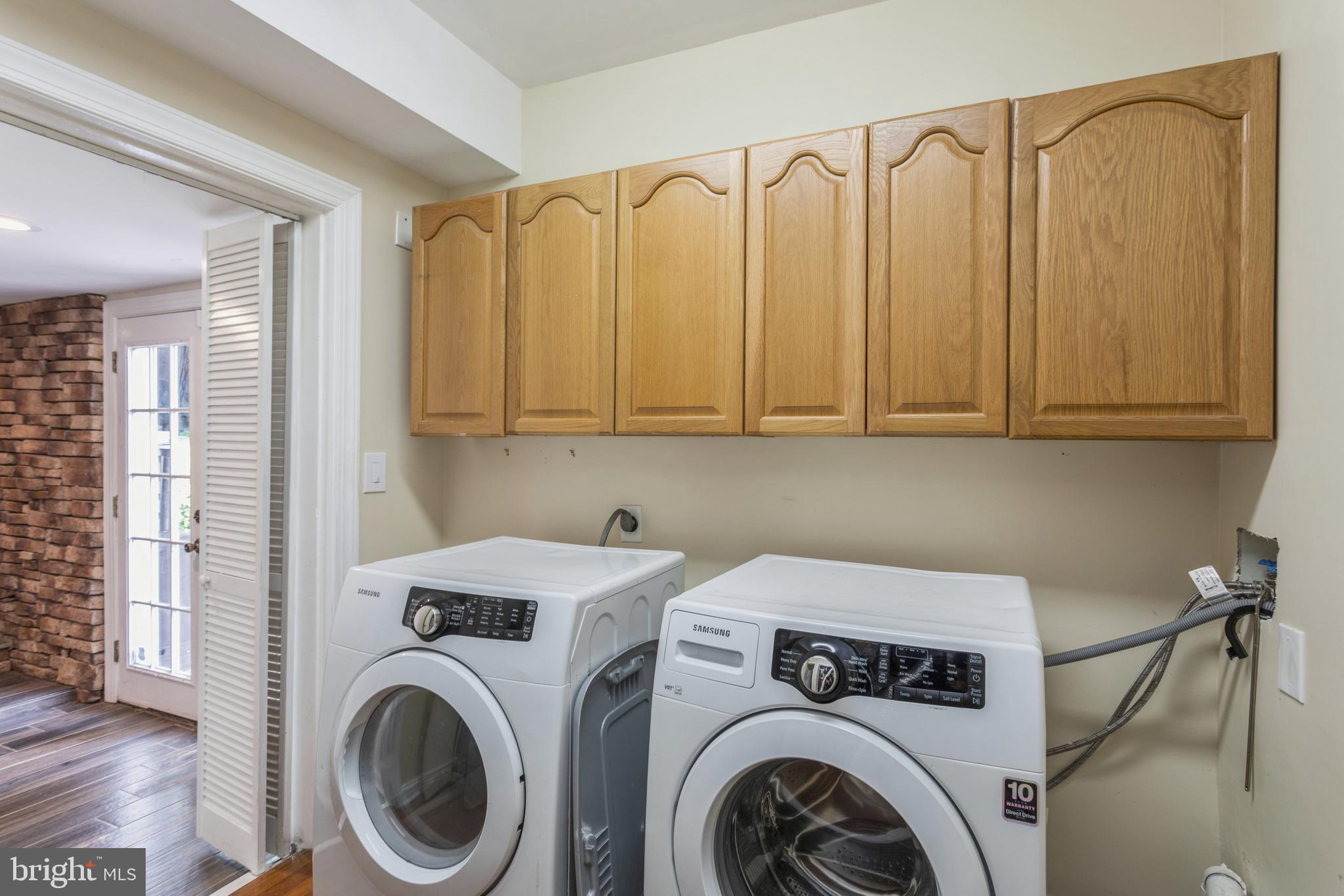 10330 Rogues Road Midland, VA 22728 - Photo 15 of 33 Laundry room on main