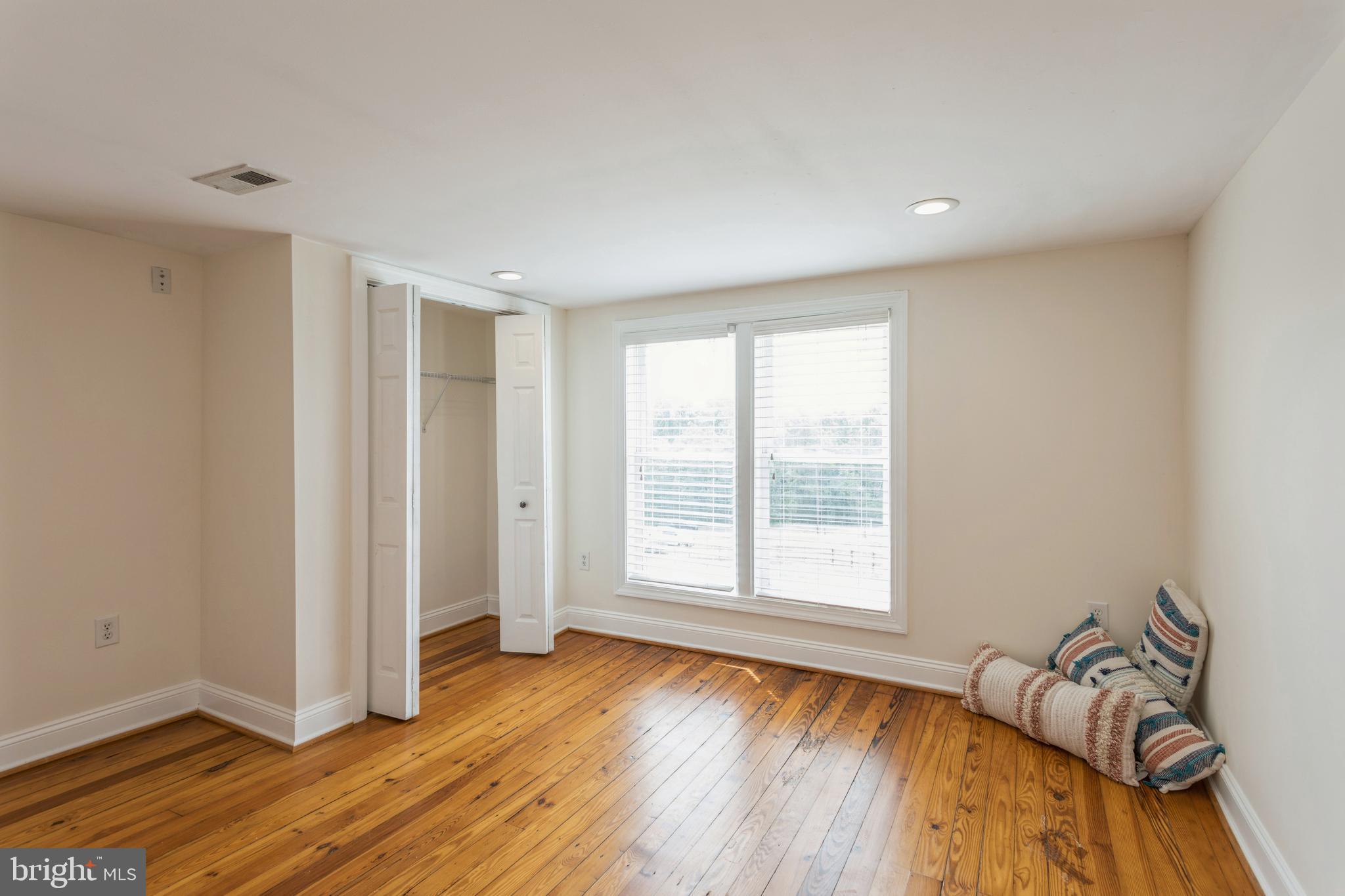 10330 Rogues Road Midland, VA 22728 - Photo 24 of 33 Light and bright with ample closet space