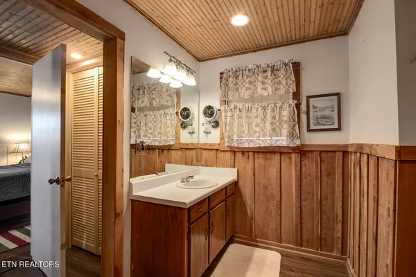 $975,000 | 4368 River Road, Ten Mile, TN 37880