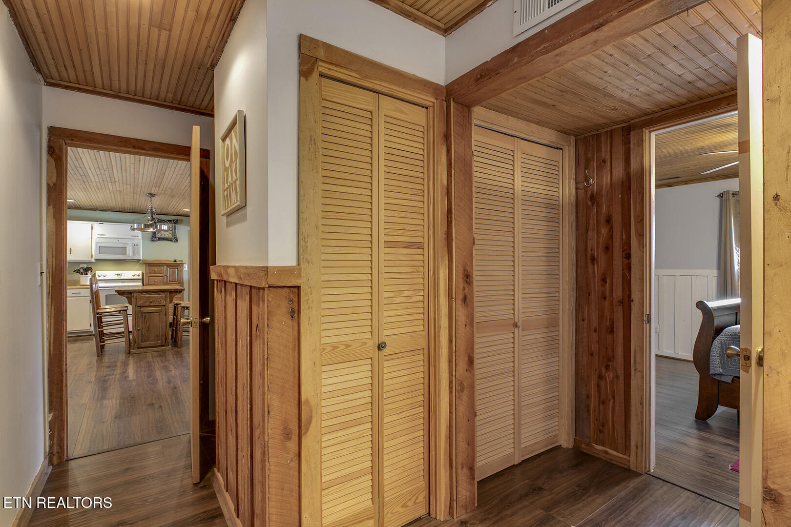 4368 River Road Ten Mile, TN 37880 - Photo 19 of 54 19_RiverRoad_4368_ClosetHall-MasterEntry