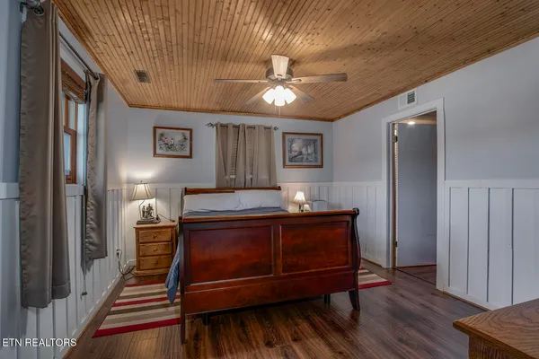 $975,000 | 4368 River Road, Ten Mile, TN 37880