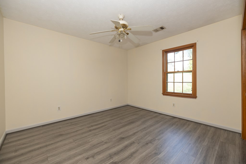 427 Lee Road Phenix City, AL 36870 - Photo 11 of 20