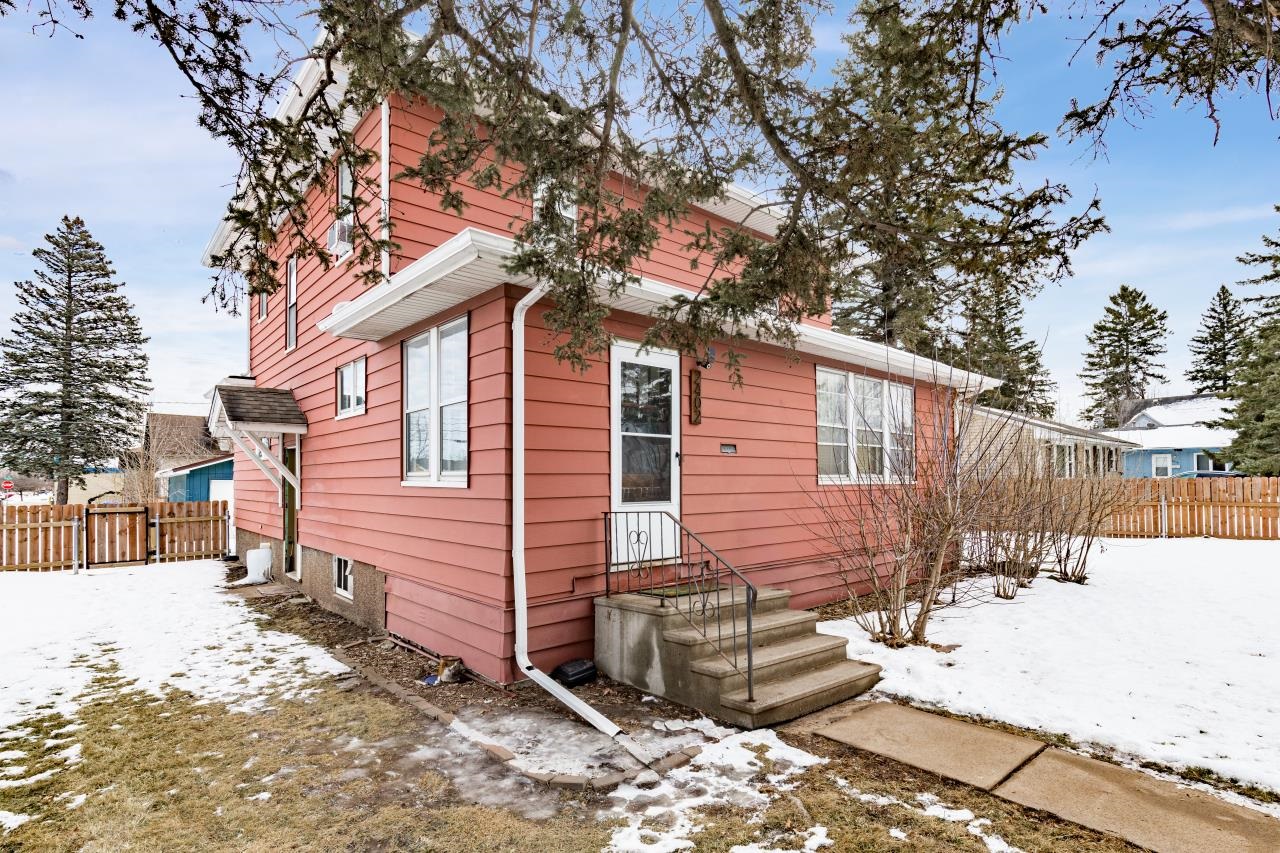 2402 Banks Avenue Superior, WI 54880 - Photo 39 of 49