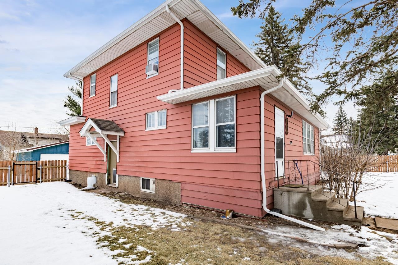 2402 Banks Avenue Superior, WI 54880 - Photo 40 of 49