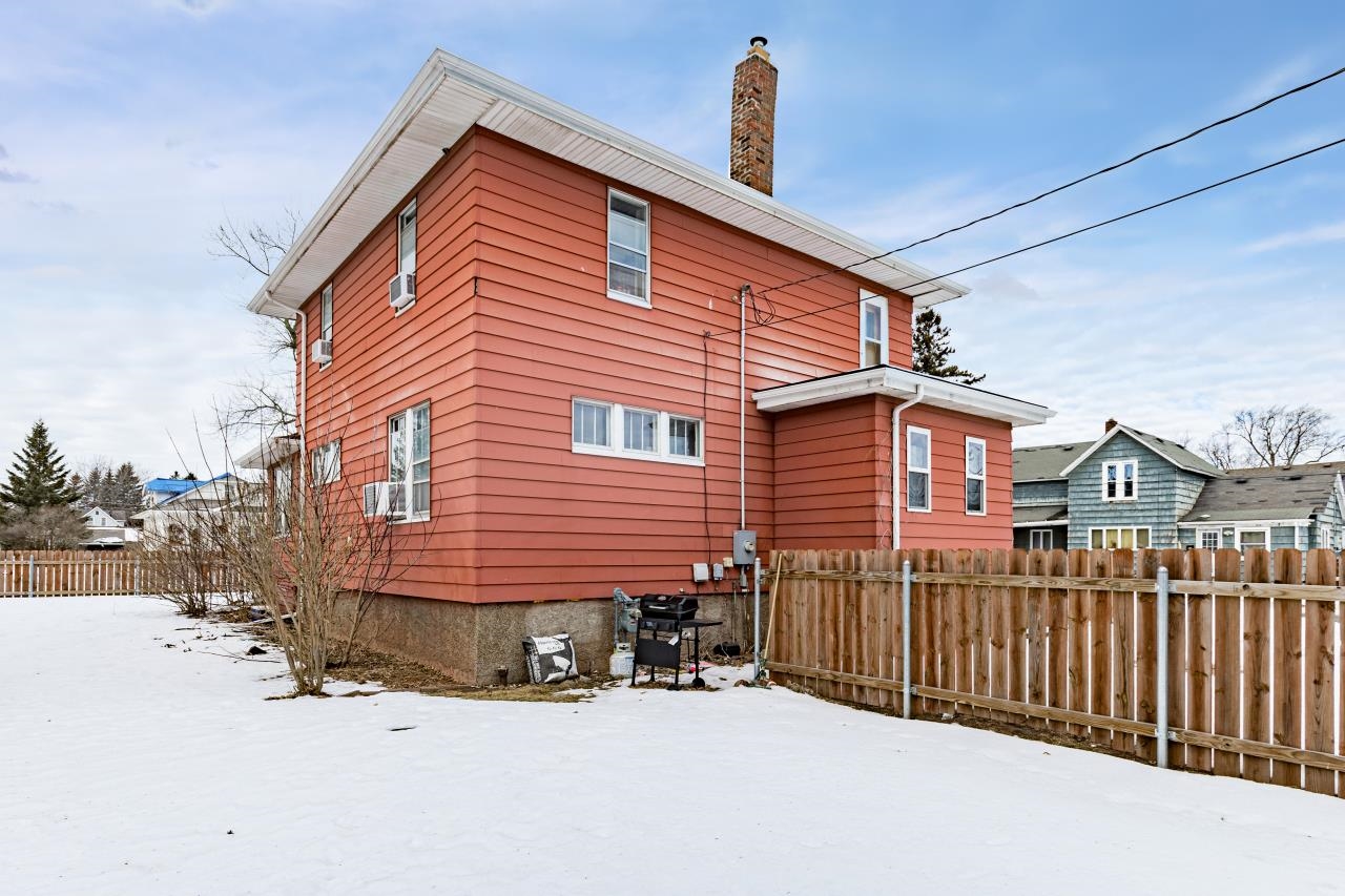 2402 Banks Avenue Superior, WI 54880 - Photo 41 of 49