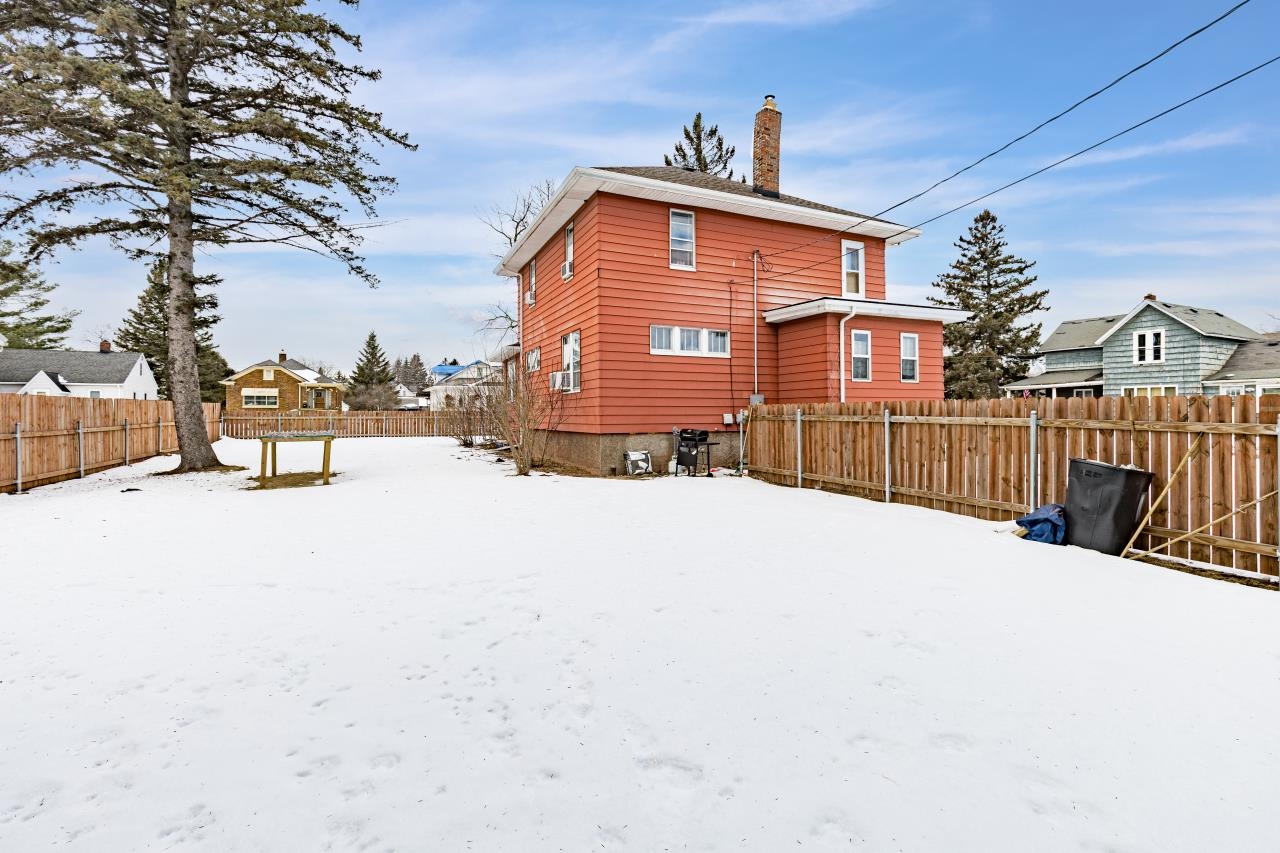 2402 Banks Avenue Superior, WI 54880 - Photo 42 of 49