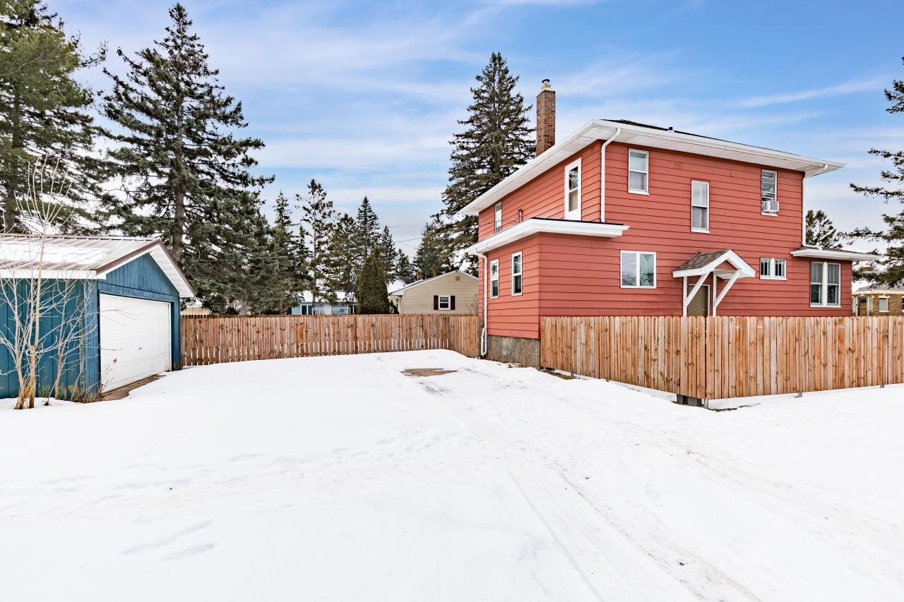 2402 Banks Avenue Superior, WI 54880 - Photo 45 of 49