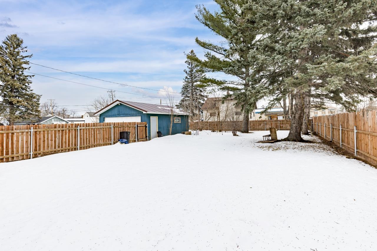 2402 Banks Avenue Superior, WI 54880 - Photo 47 of 49
