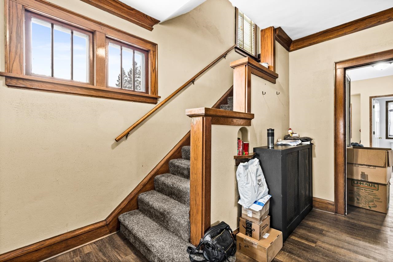 2402 Banks Avenue Superior, WI 54880 - Photo 6 of 49