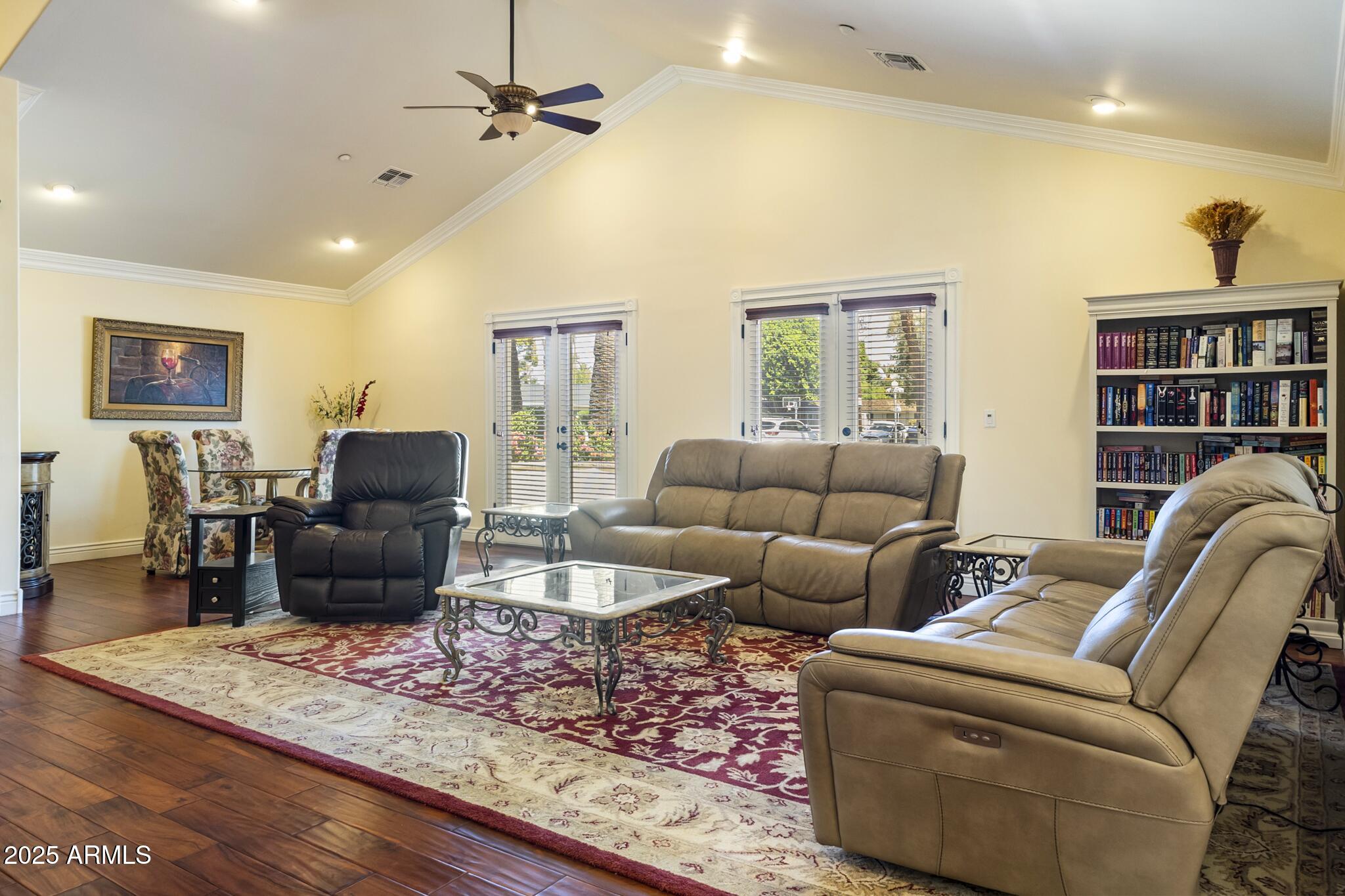 229 West Vista Avenue Phoenix, AZ 85021 - Photo 17 of 115 a living room with furniture and a couch