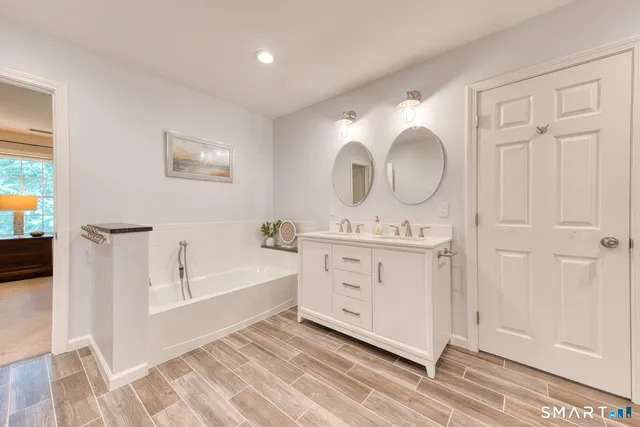 $292,500 | 797 Long Hill Road, Unit B, Middletown, CT 06457