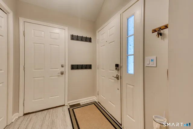 $292,500 | 797 Long Hill Road, Unit B, Middletown, CT 06457