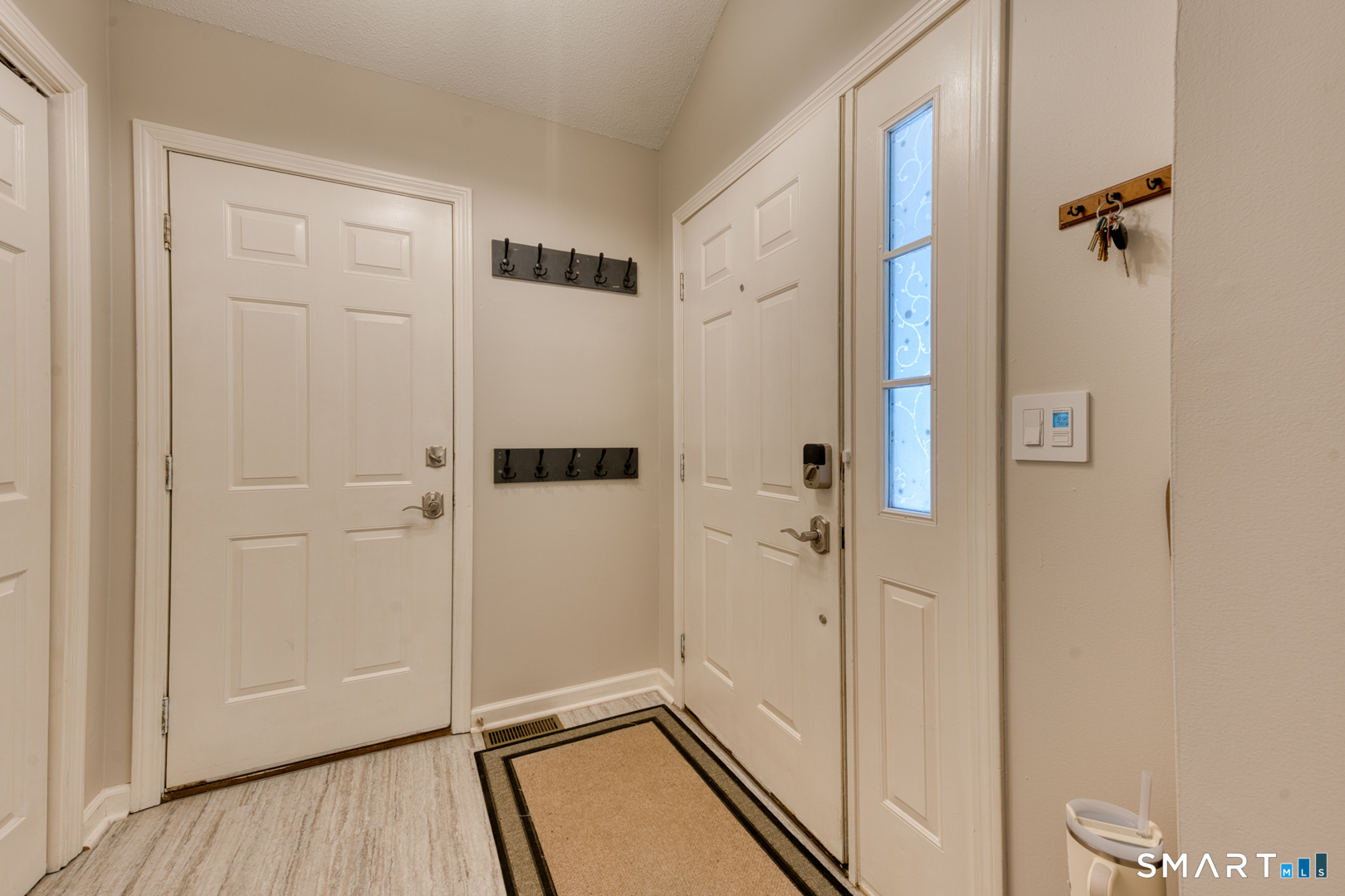 797 Long Hill Road, Unit B Middletown, CT 06457 - Photo 3 of 32