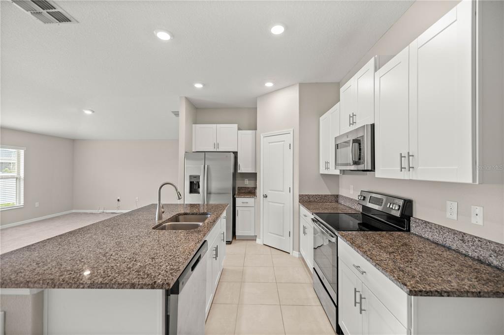 9266 Southwest 58th Circle Ocala, FL 34476 - Photo 4 of 23