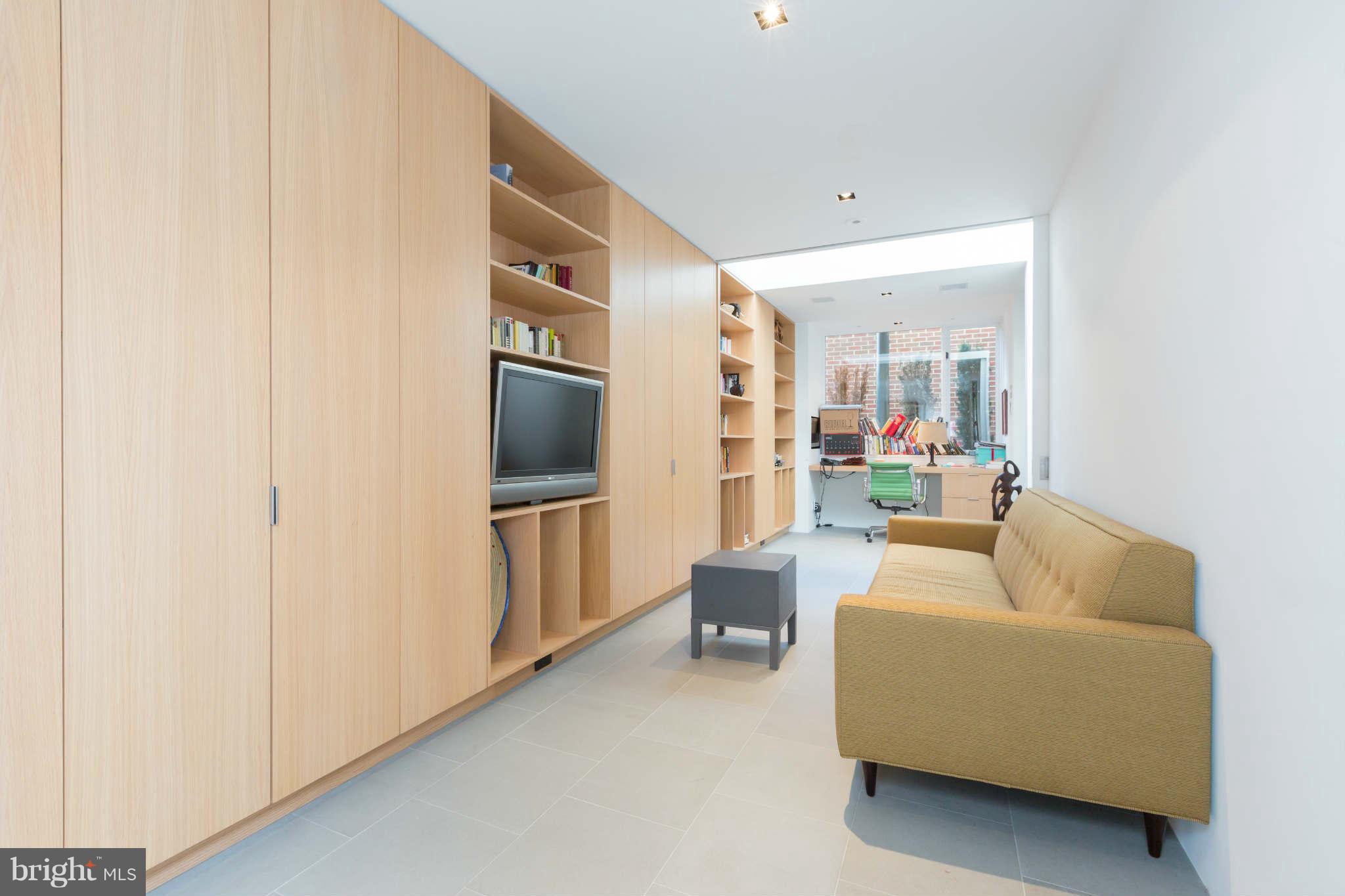2104 R Street Northwest, Unit 5 Washington, DC 20008 - Photo 13 of 29 Interior (General)