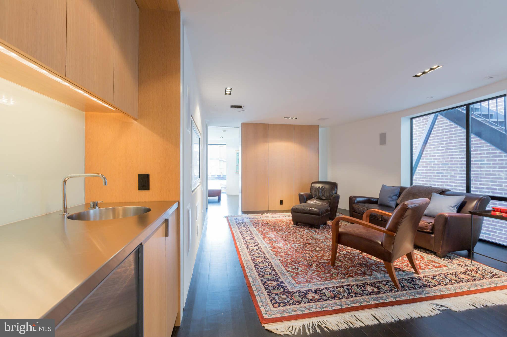 2104 R Street Northwest, Unit 5 Washington, DC 20008 - Photo 24 of 29 Interior (General)