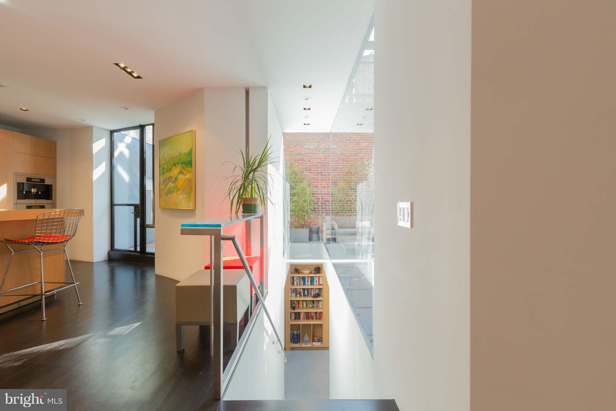 2104 R Street Northwest, Unit 5 Washington, DC 20008 - Photo 9 of 29 Interior (General)