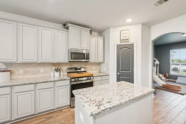 $4,000 | 2406 Harborwood Court, Texas City, TX 77568