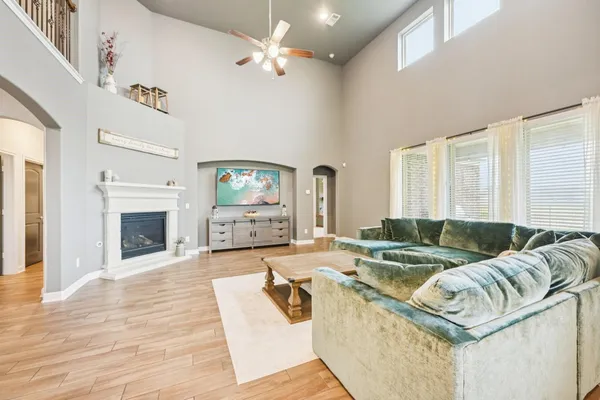 $4,000 | 2406 Harborwood Court, Texas City, TX 77568