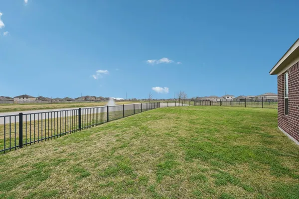 $4,000 | 2406 Harborwood Court, Texas City, TX 77568