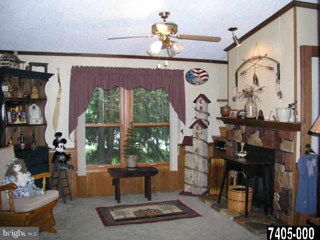 575 Greenbriar Road York, PA 17404 - Photo 3 of 25