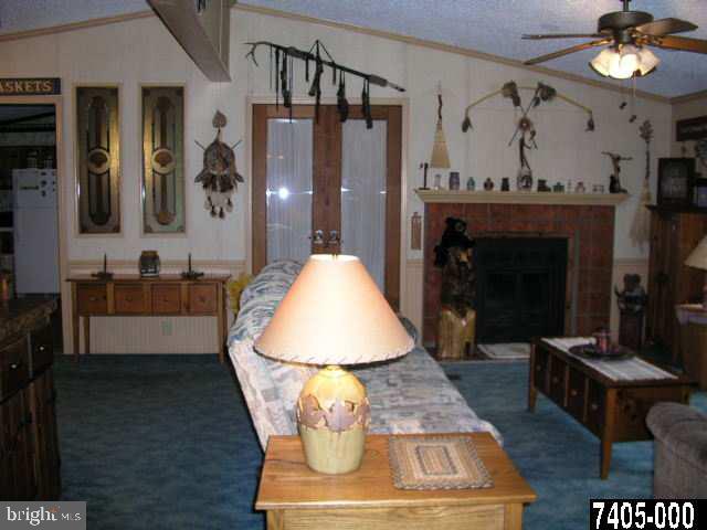 575 Greenbriar Road York, PA 17404 - Photo 4 of 25