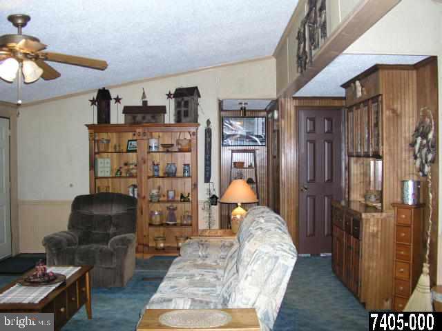 575 Greenbriar Road York, PA 17404 - Photo 5 of 25