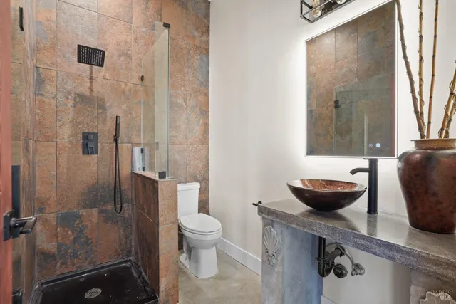 $2,501,000 | 5300 Gravenstein Highway South, Sebastopol, CA 95472