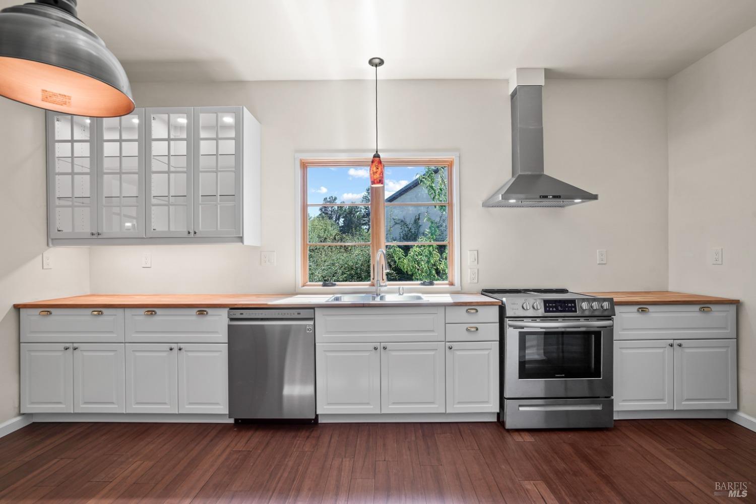 5300 Gravenstein Highway South Sebastopol, CA 95472 - Photo 34 of 75