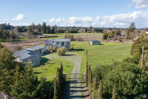 $2,499,000 | 5300 Gravenstein Highway South, Sebastopol, CA 95472