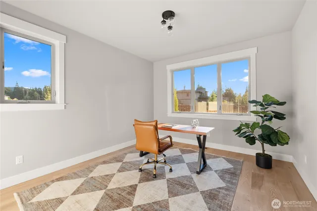 a view of livingroom with furniture