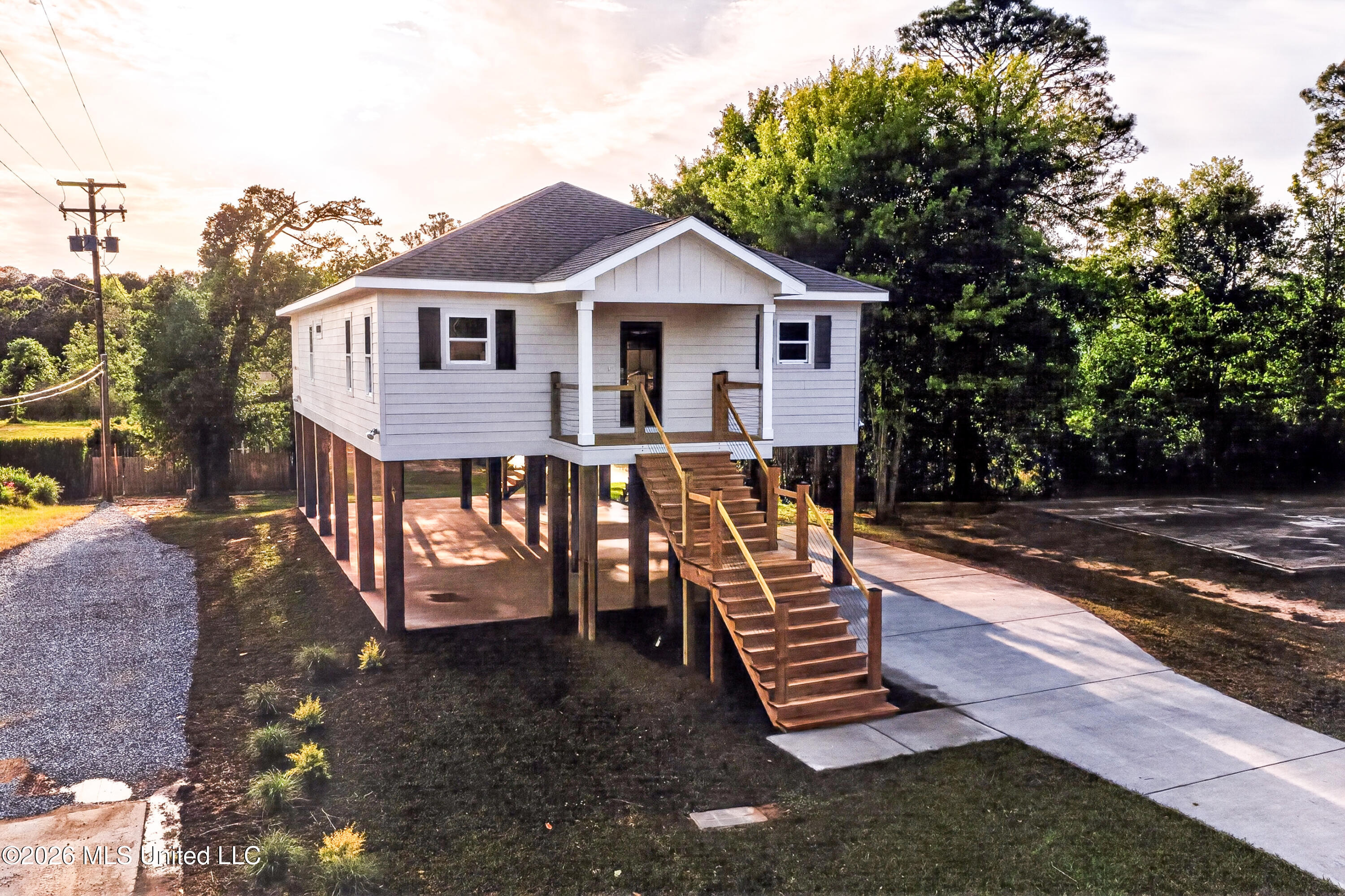 171 Locust Drive D'Iberville, MS 39540 - Photo 3 of 47 171LocustDr.-3