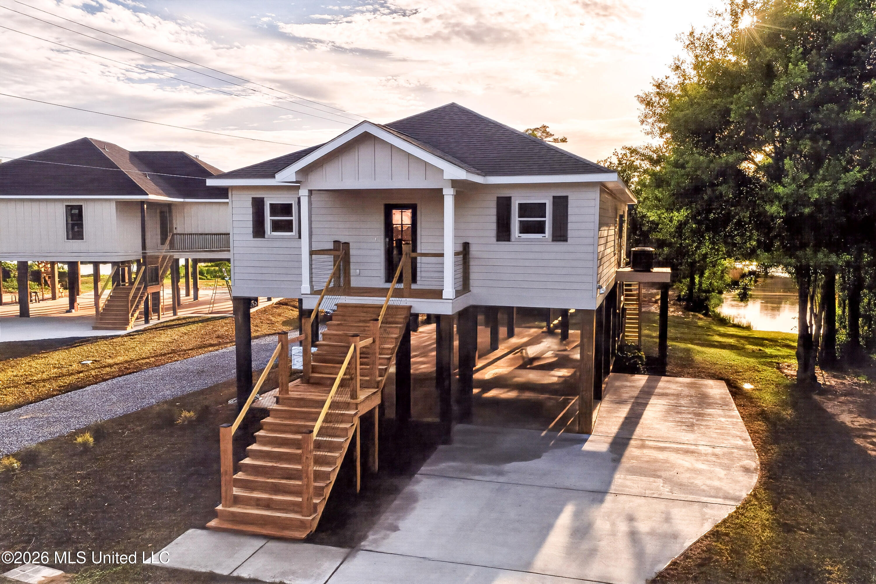 171 Locust Drive D'Iberville, MS 39540 - Photo 4 of 47 171LocustDr.-4