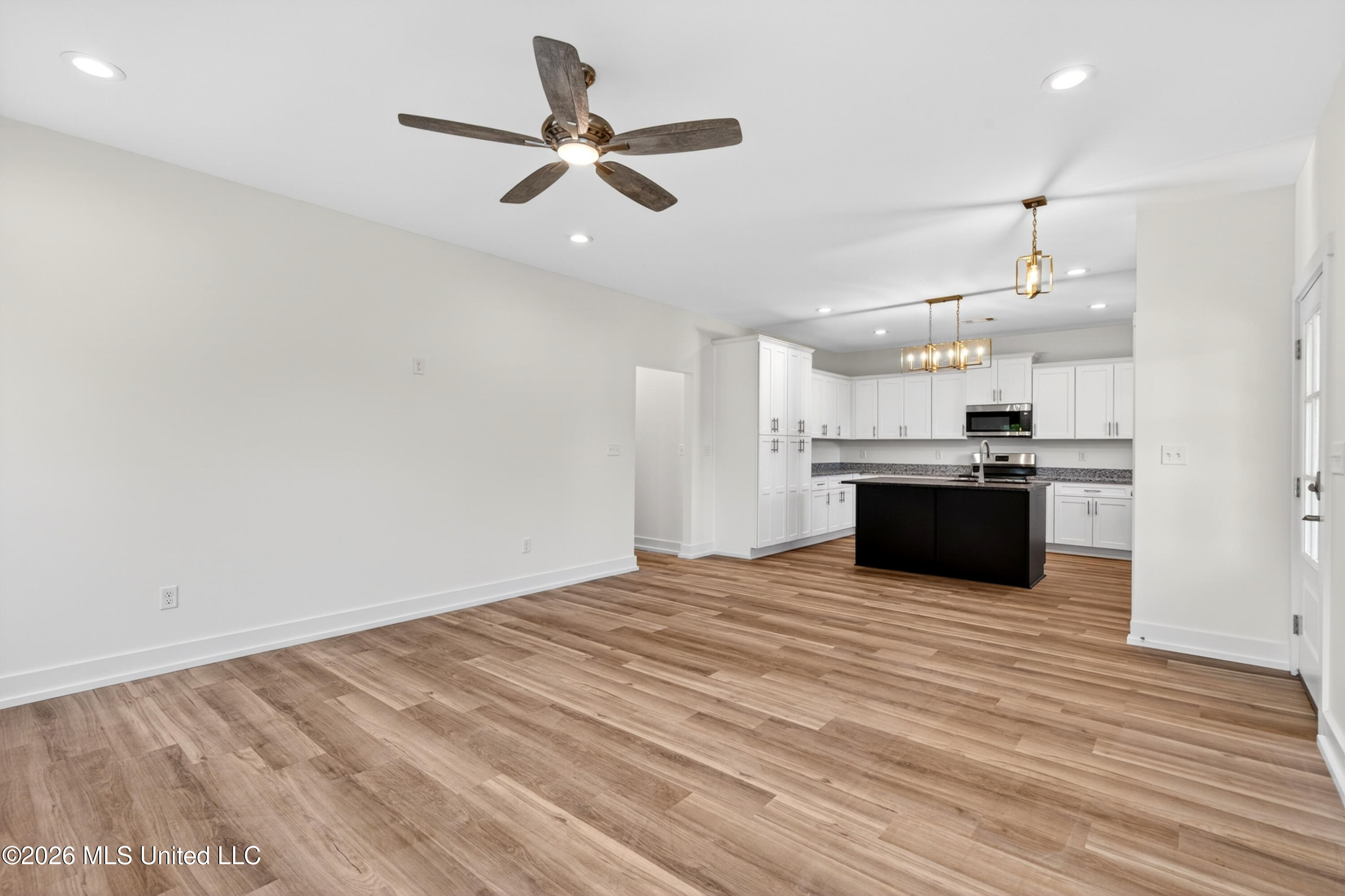 171 Locust Drive D'Iberville, MS 39540 - Photo 5 of 47 171LocustDr.-5