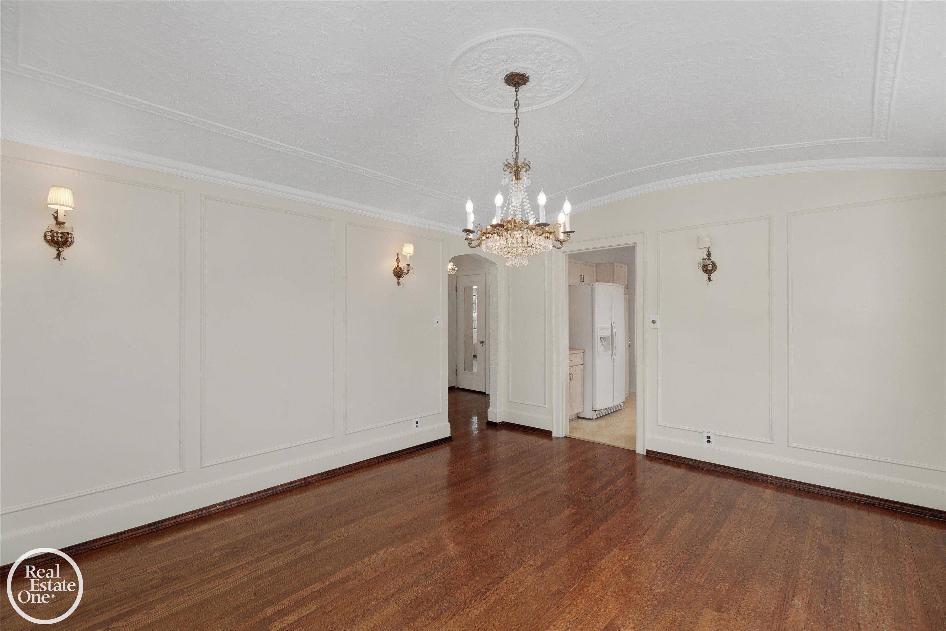 943 Harcourt Road Grosse Pointe, MI 48230 - Photo 9 of 45