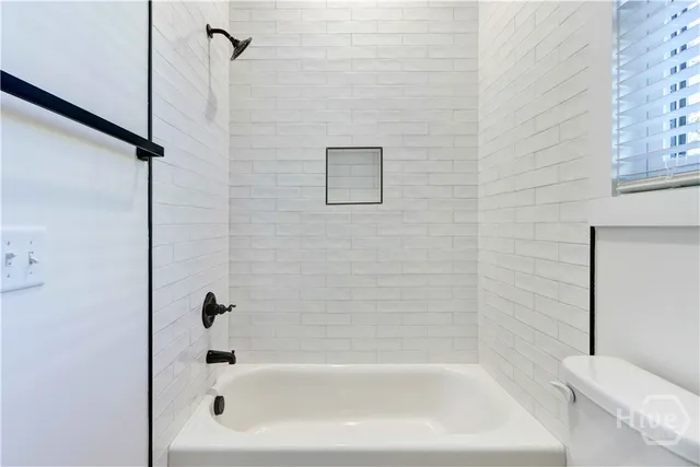 $2,650 | 222 West 39th Street, Savannah, GA 31401