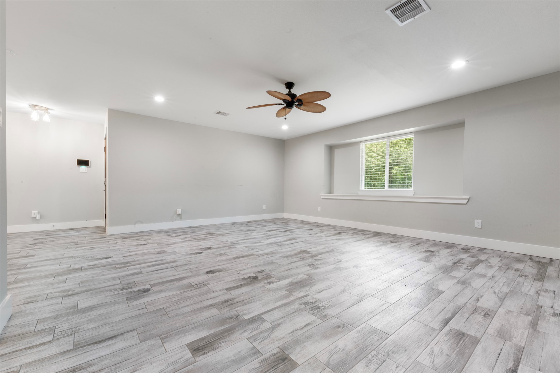 15151 Robin Trail Conroe, TX 77302 - Photo 6 of 50