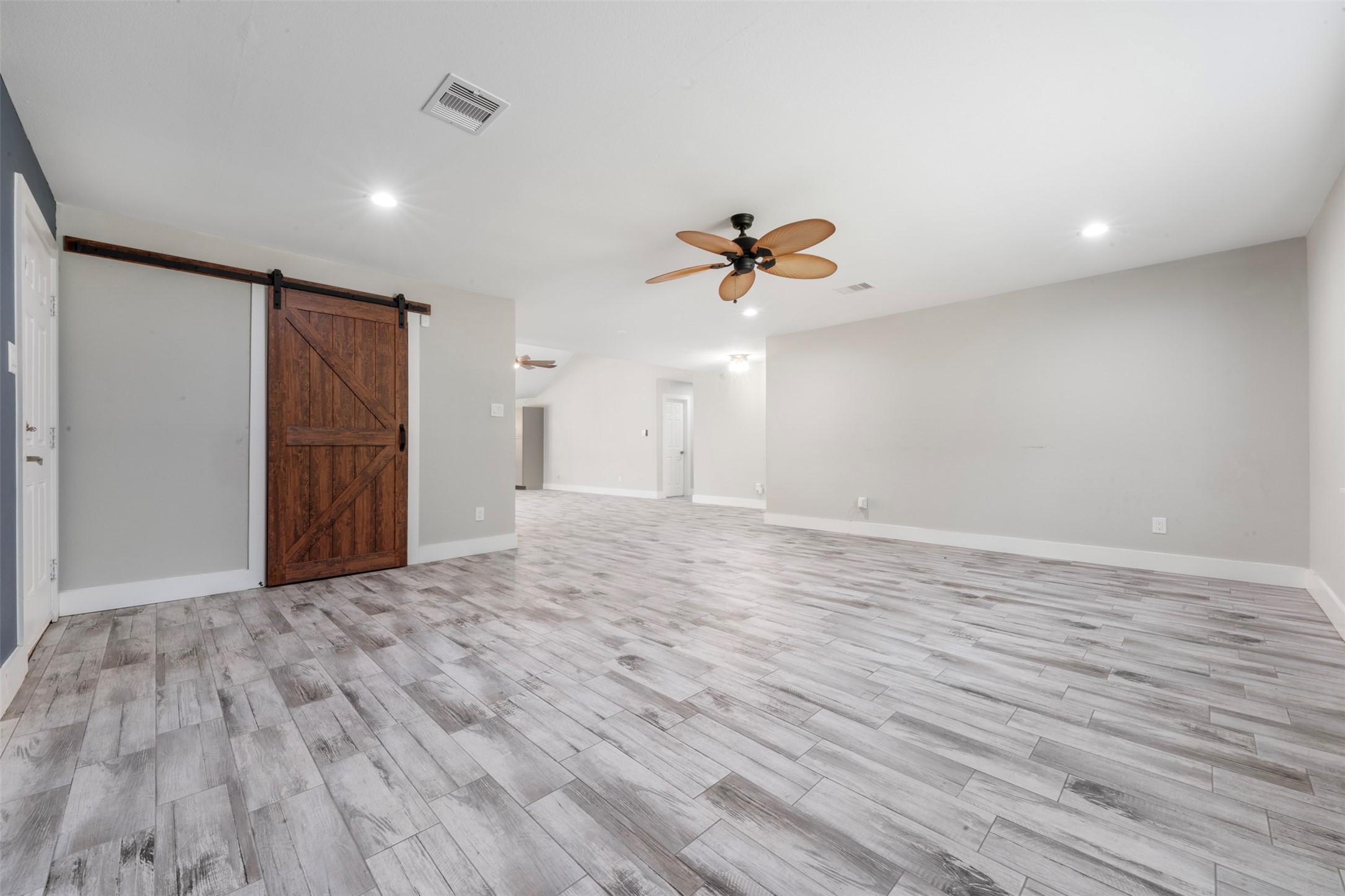 15151 Robin Trail Conroe, TX 77302 - Photo 8 of 50