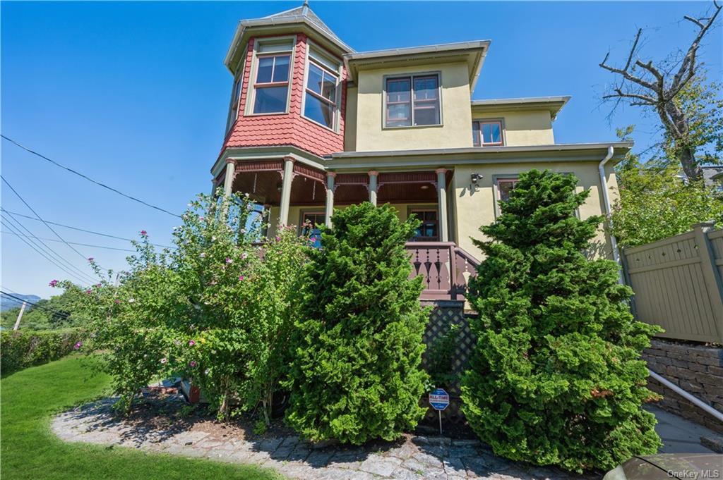 12 Palisade Street, Dobbs Ferry, NY 10522 Compass