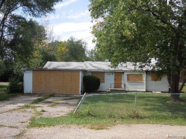 5505 Detroit Street Flint, MI 48505 - Photo 3 of 9 9-11 036.jpg
