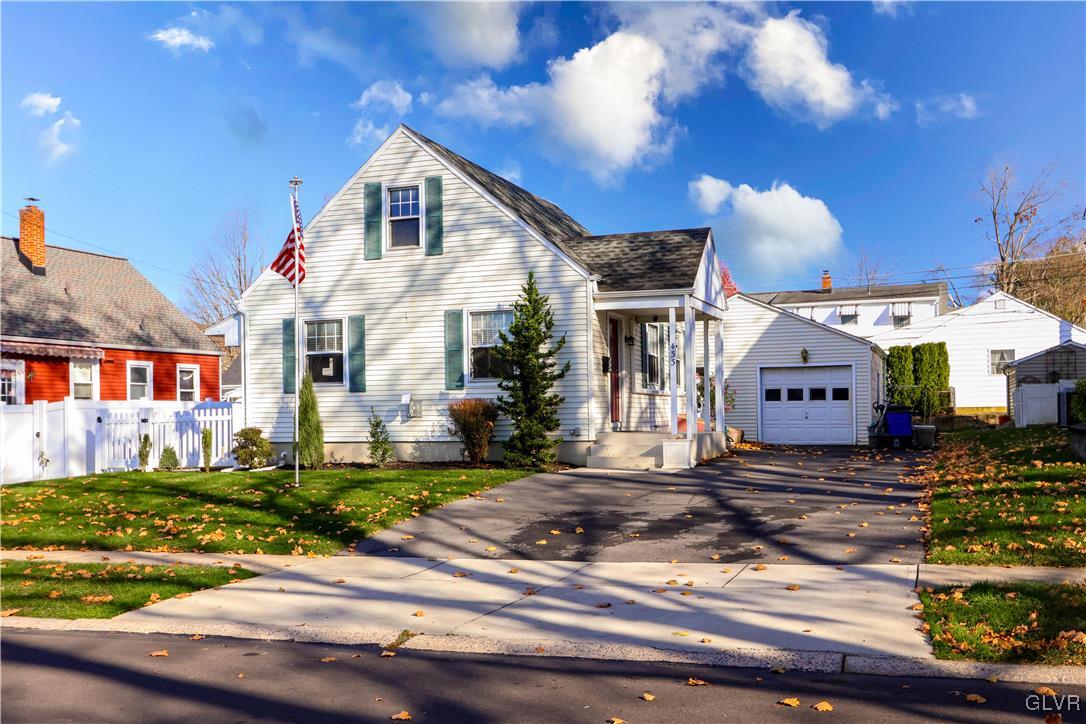 433 Birch Road Hellertown, PA 18055 - Photo 4 of 39 Gallery Image 4