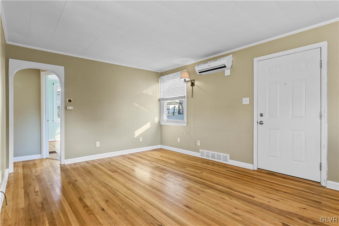 433 Birch Road Hellertown, PA 18055 - Photo 7 of 39 Family Room