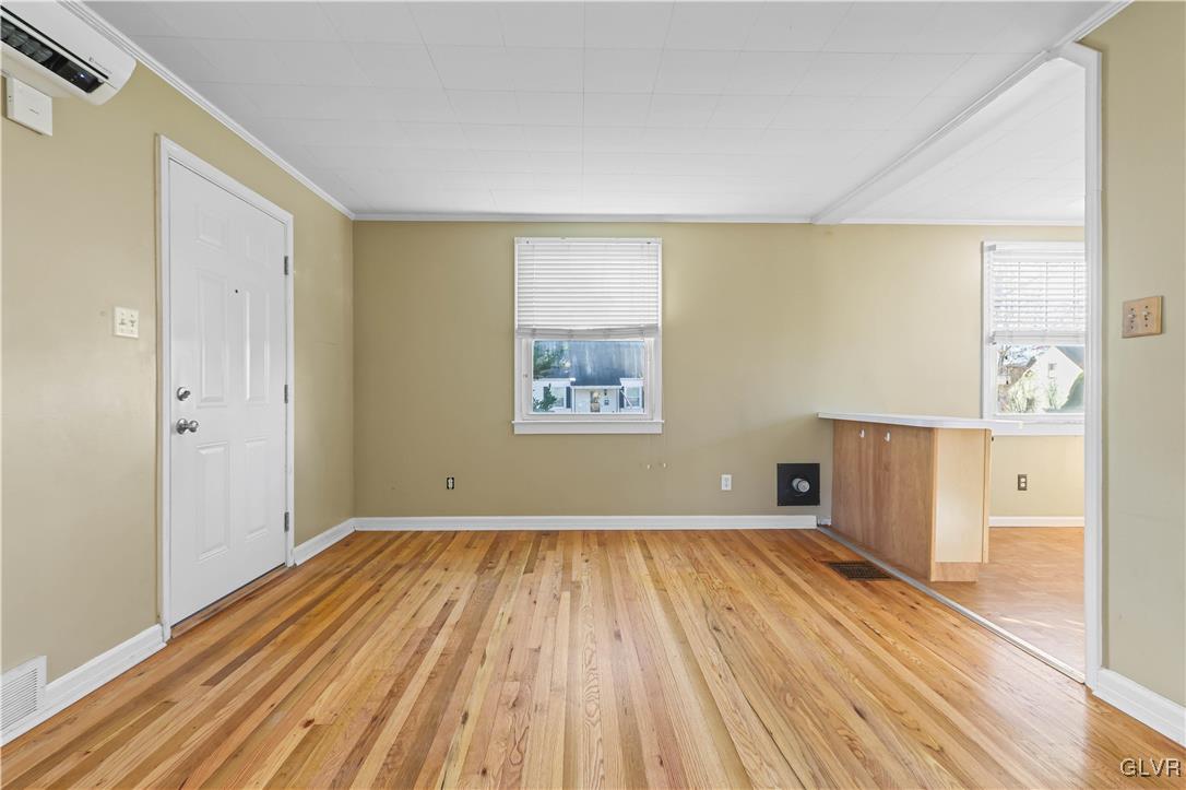 433 Birch Road Hellertown, PA 18055 - Photo 10 of 39 Family Room