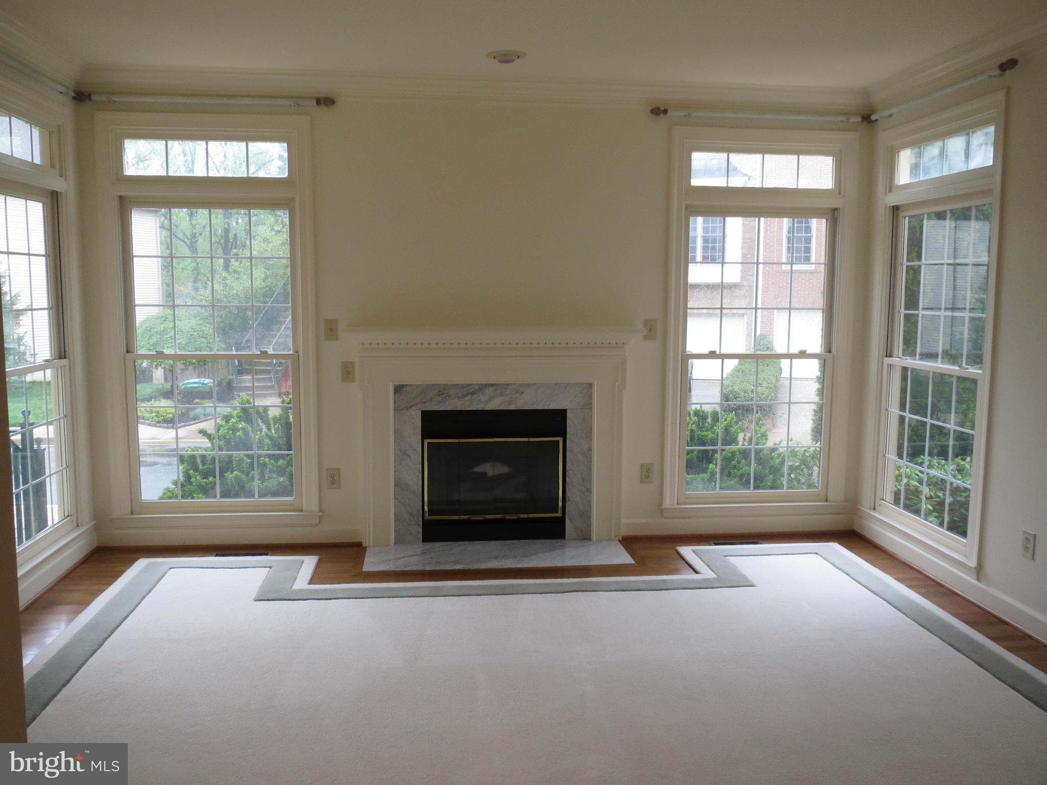 10912 Bells Ridge Drive Potomac, MD 20854 - Photo 8 of 30 Living Room